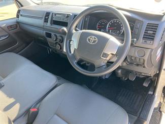 2019 Toyota Hiace - Thumbnail