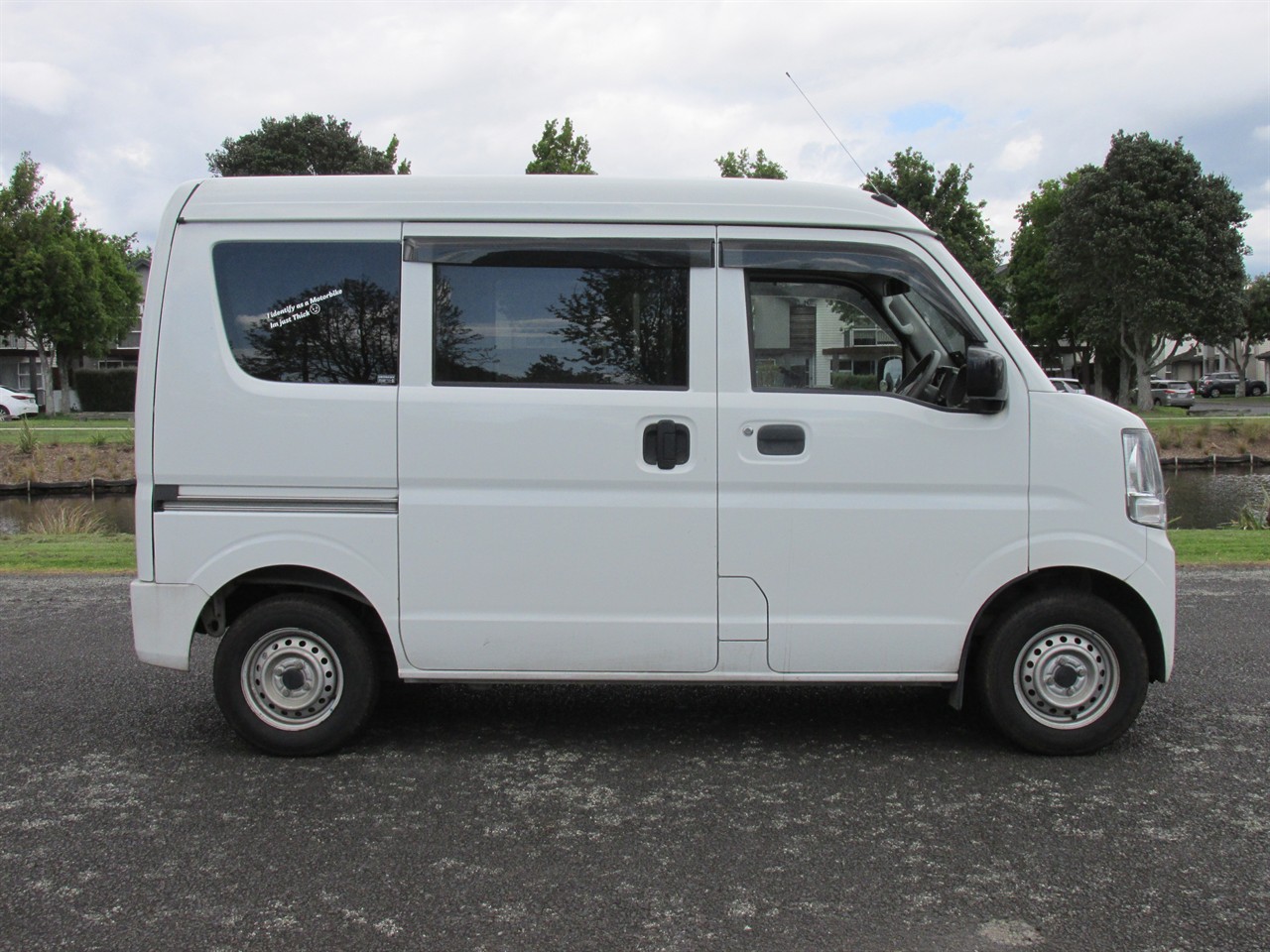 2022 Nissan NV100