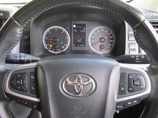 2022 Toyota Hiace - Thumbnail