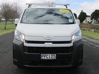 2022 Toyota Hiace - Thumbnail