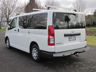 2022 Toyota Hiace - Thumbnail