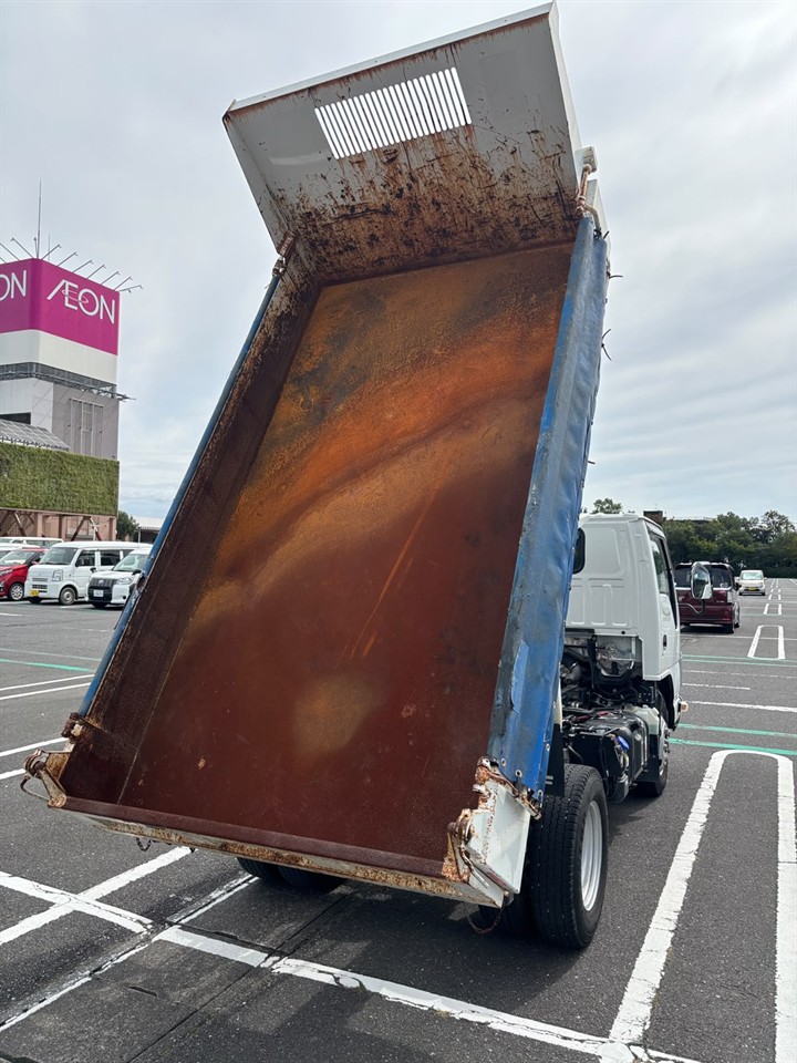 2020 Isuzu Elf