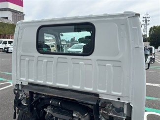 2020 Isuzu Elf - Thumbnail