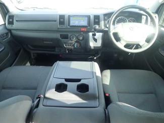 2020 Toyota Hiace - Thumbnail