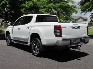 2021 Mitsubishi Triton - Thumbnail