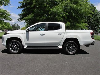 2021 Mitsubishi Triton - Thumbnail