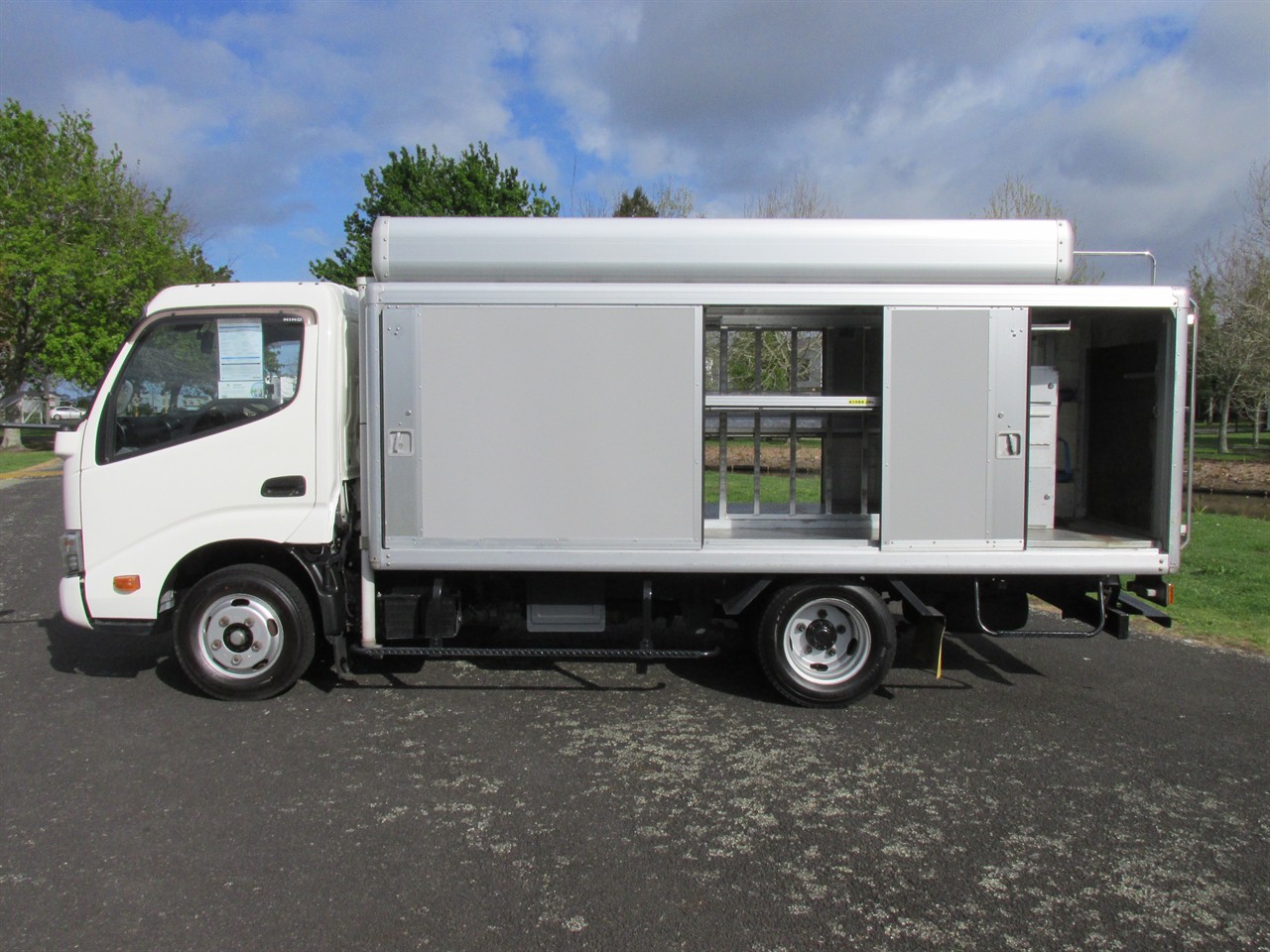 2017 Hino Dutro