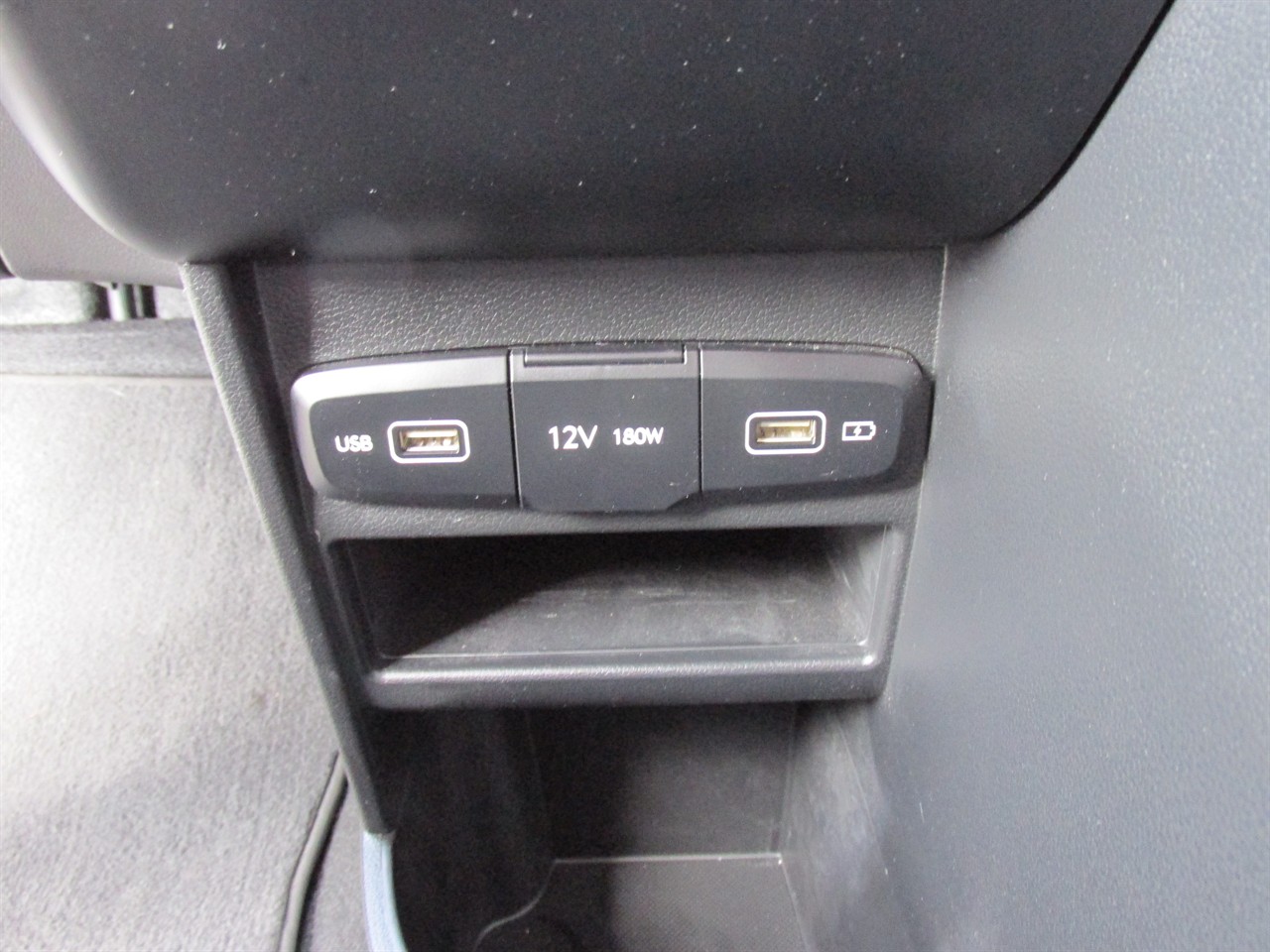 2021 Hyundai Staria