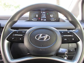 2022 Hyundai Staria - Thumbnail