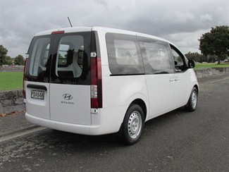 2022 Hyundai Staria - Thumbnail