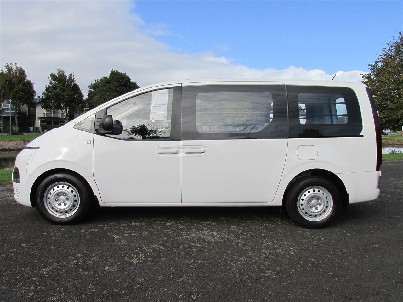 2022 Hyundai Staria