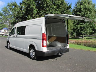 2021 Toyota Hiace - Thumbnail