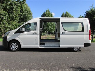 2021 Toyota Hiace - Thumbnail