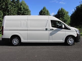 2021 Toyota Hiace - Thumbnail