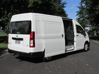 2021 Toyota Hiace - Thumbnail