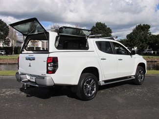 2021 Mitsubishi Triton - Thumbnail