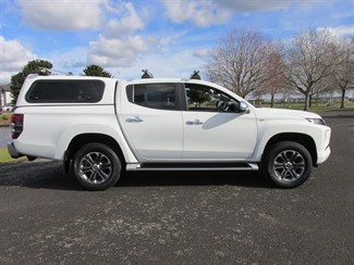 2021 Mitsubishi Triton - Thumbnail