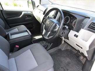 2022 Toyota Hiace - Thumbnail
