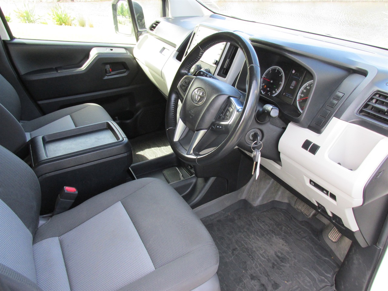 2022 Toyota Hiace