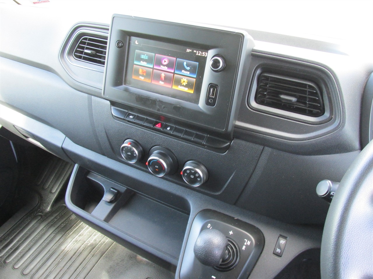 2022 Renault Master