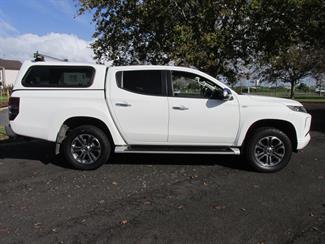 2020 Mitsubishi Triton - Thumbnail