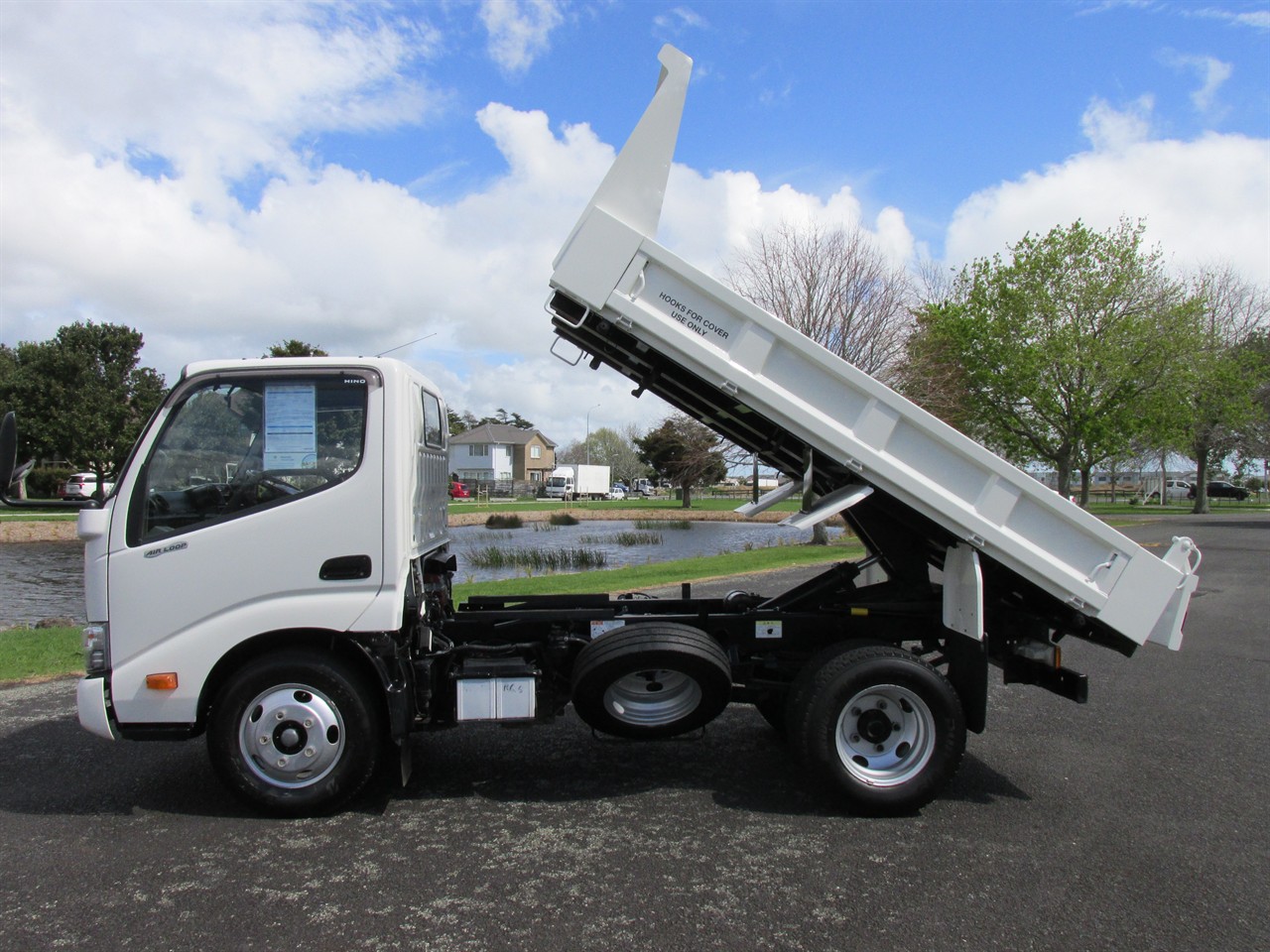 2017 Hino Dutro