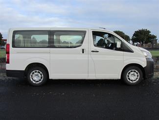 2021 Toyota Hiace - Thumbnail