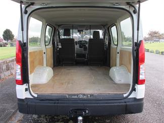 2021 Toyota Hiace - Thumbnail