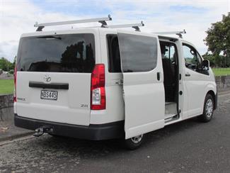 2020 Toyota Hiace - Thumbnail