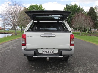2022 Mitsubishi Triton - Thumbnail