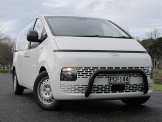 2022 Hyundai Staria Load - Thumbnail