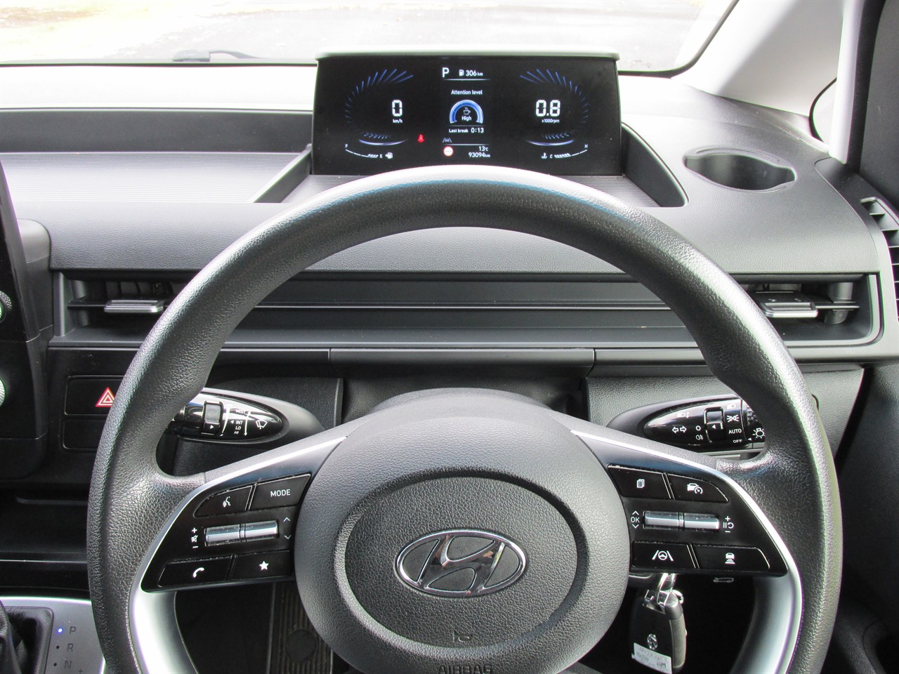 2022 Hyundai Staria Load