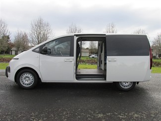 2022 Hyundai Staria Load - Thumbnail