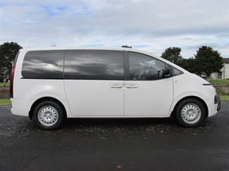 2022 Hyundai Staria Load - Thumbnail