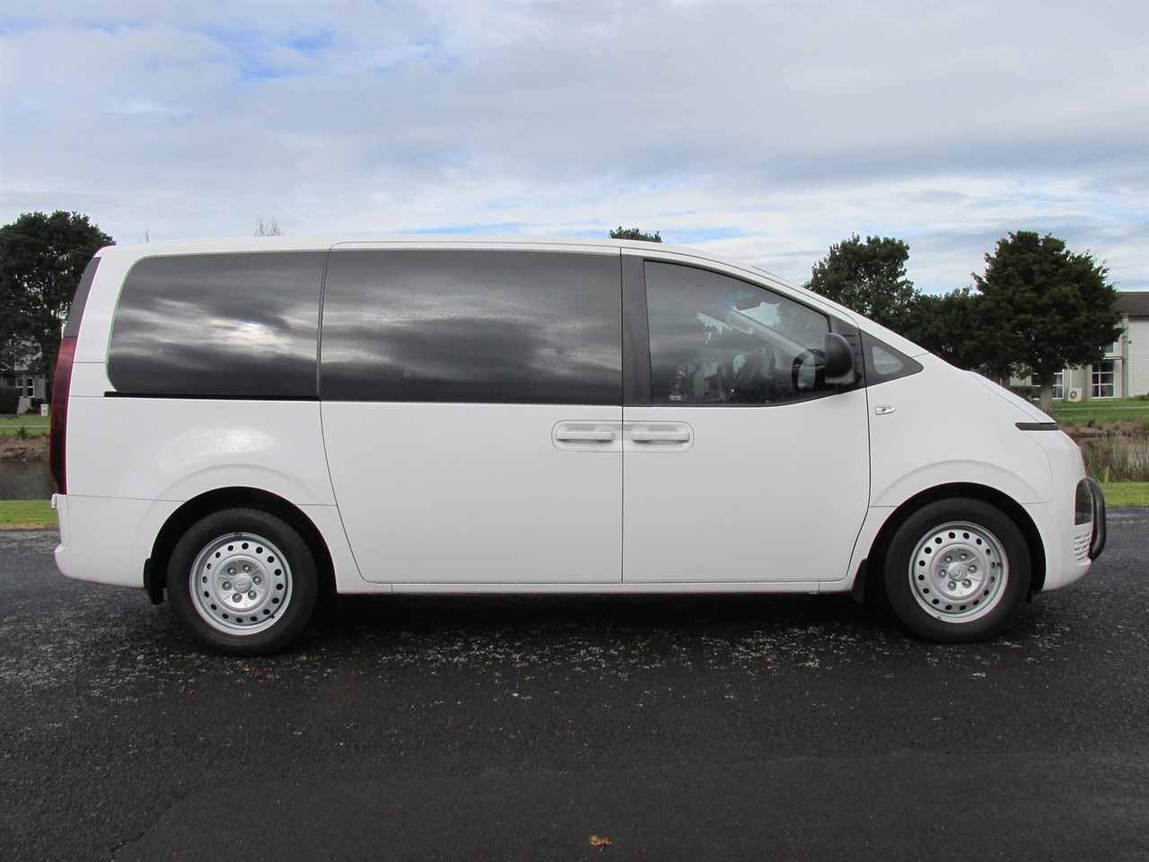 2022 Hyundai Staria Load