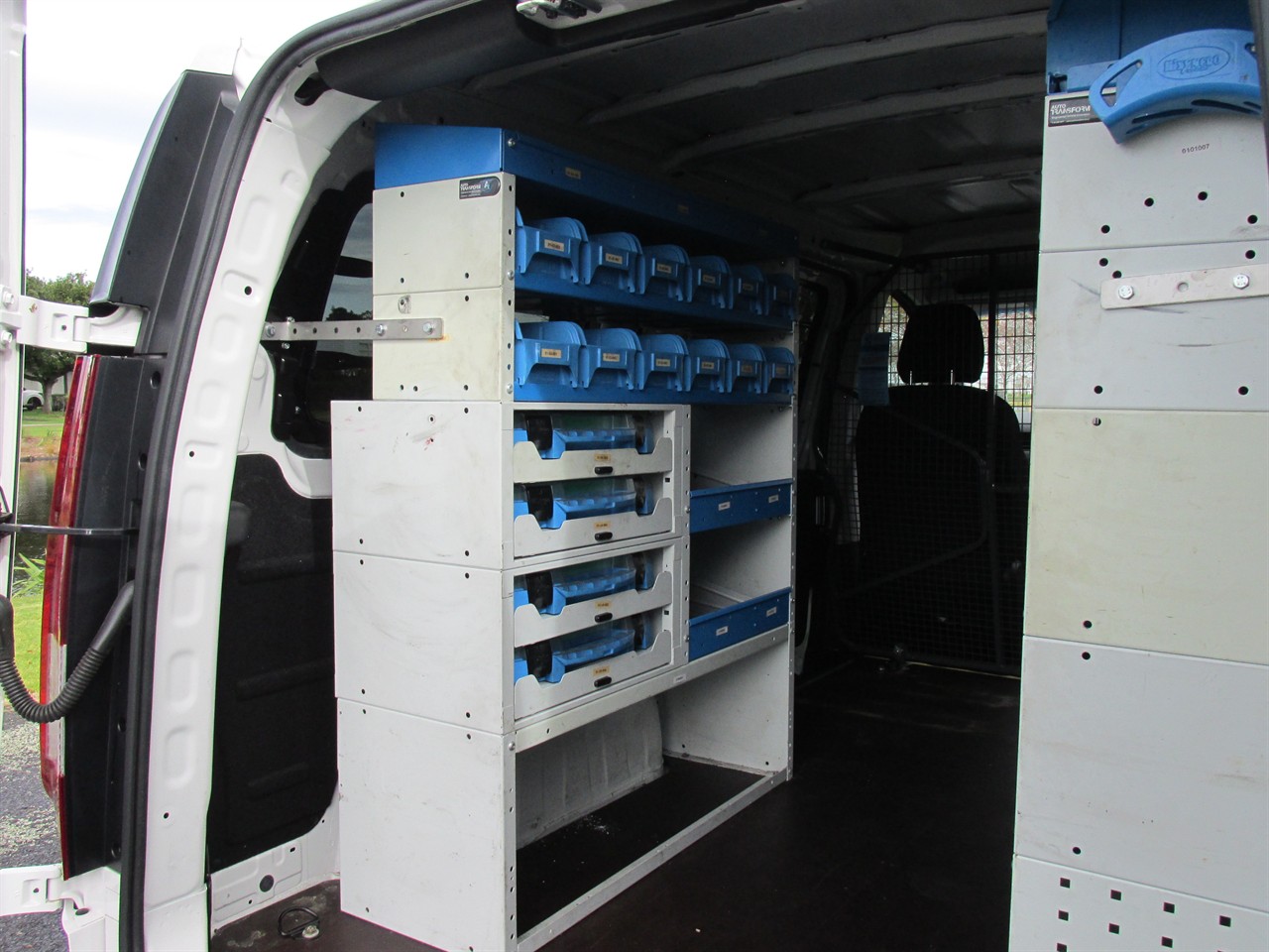2022 Hyundai Staria Load
