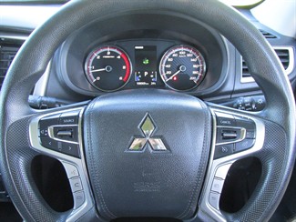 2021 Mitsubishi Triton - Thumbnail