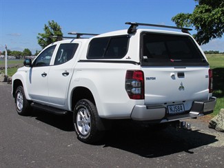 2021 Mitsubishi Triton - Thumbnail