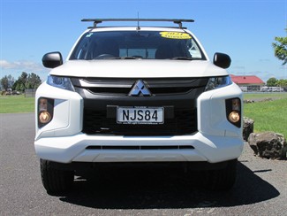 2021 Mitsubishi Triton - Thumbnail