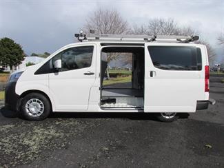 2021 Toyota Hiace - Thumbnail