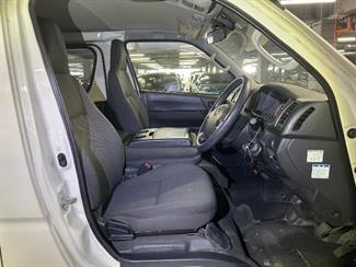 2020 Toyota Hiace - Thumbnail