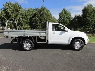 2017 Isuzu D-Max - Thumbnail