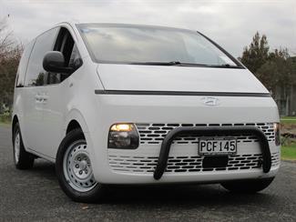 2022 Hyundai Staria - Thumbnail