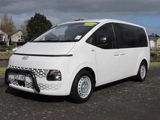 2022 Hyundai Staria - Thumbnail